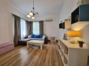 Charming Apartment 6 m From the Main Street